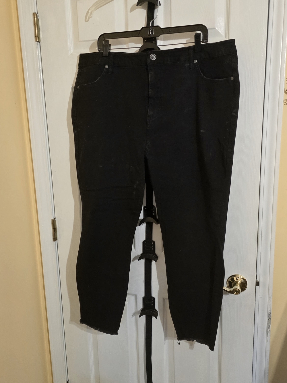 LC Lauren Conrad Black Cropped High-Rise Stretch Jeans